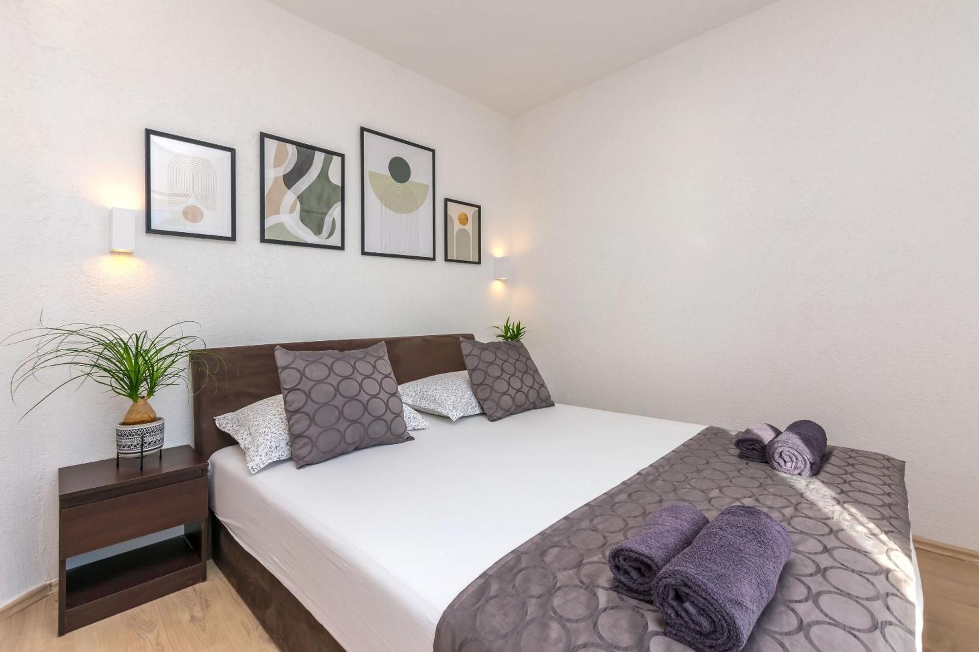 Apartments Mladen Duce Ngoại thất bức ảnh