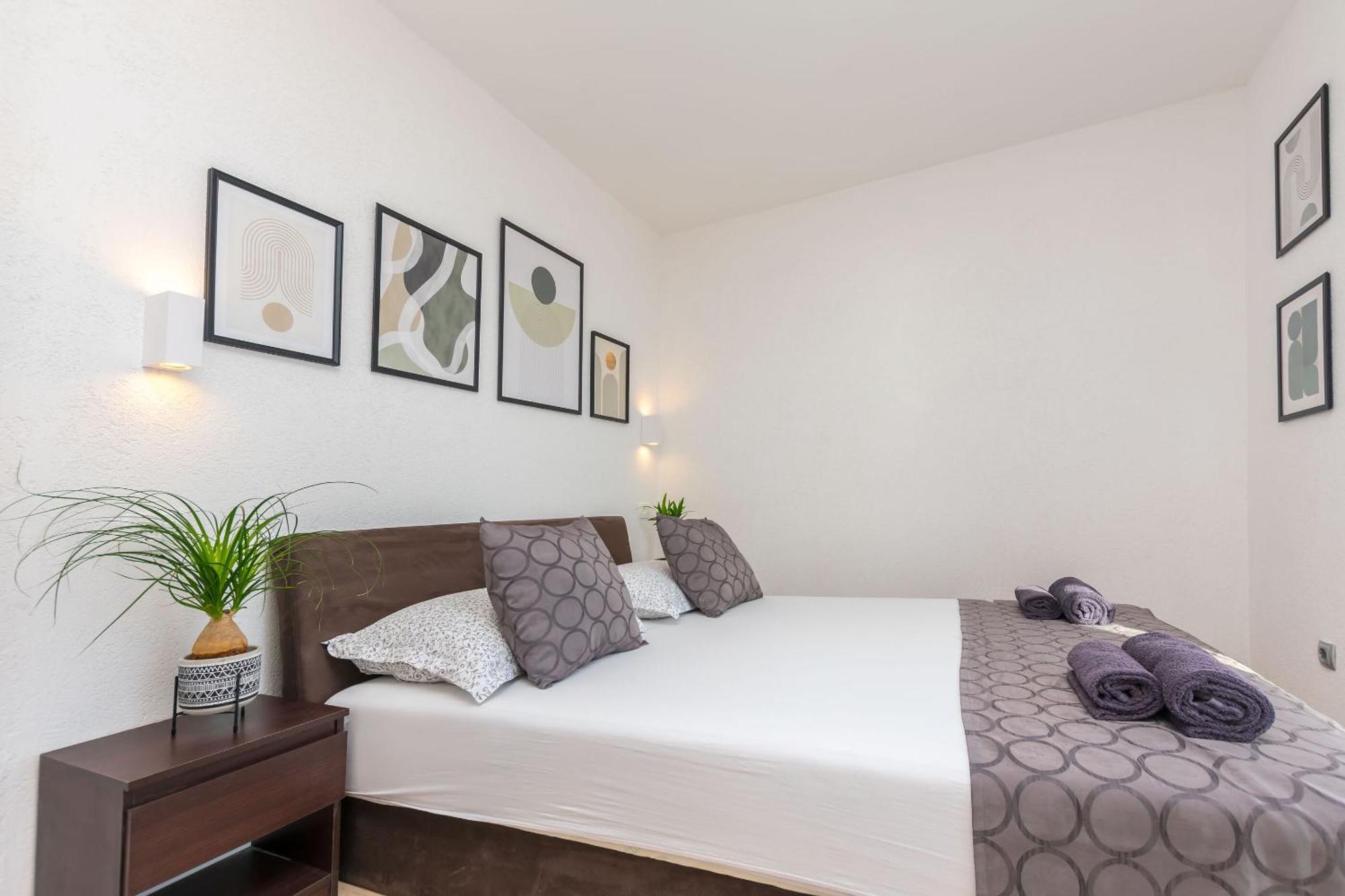 Apartments Mladen Duce Ngoại thất bức ảnh
