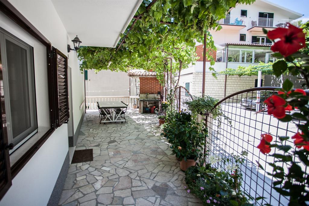 Apartments Mladen Duce Ngoại thất bức ảnh