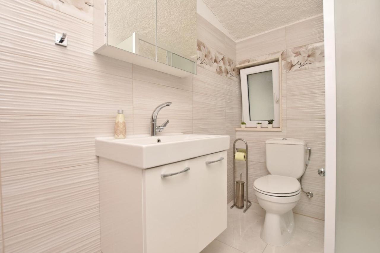 Apartments Mladen Duce Ngoại thất bức ảnh